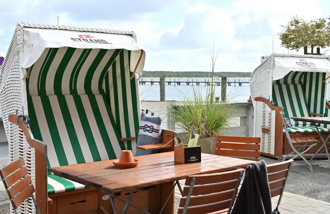 Hotel-&Ferienanlage Kapitäns-Häuser Breege-1